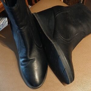 Easy Spirit Evolve Black Leather Boots